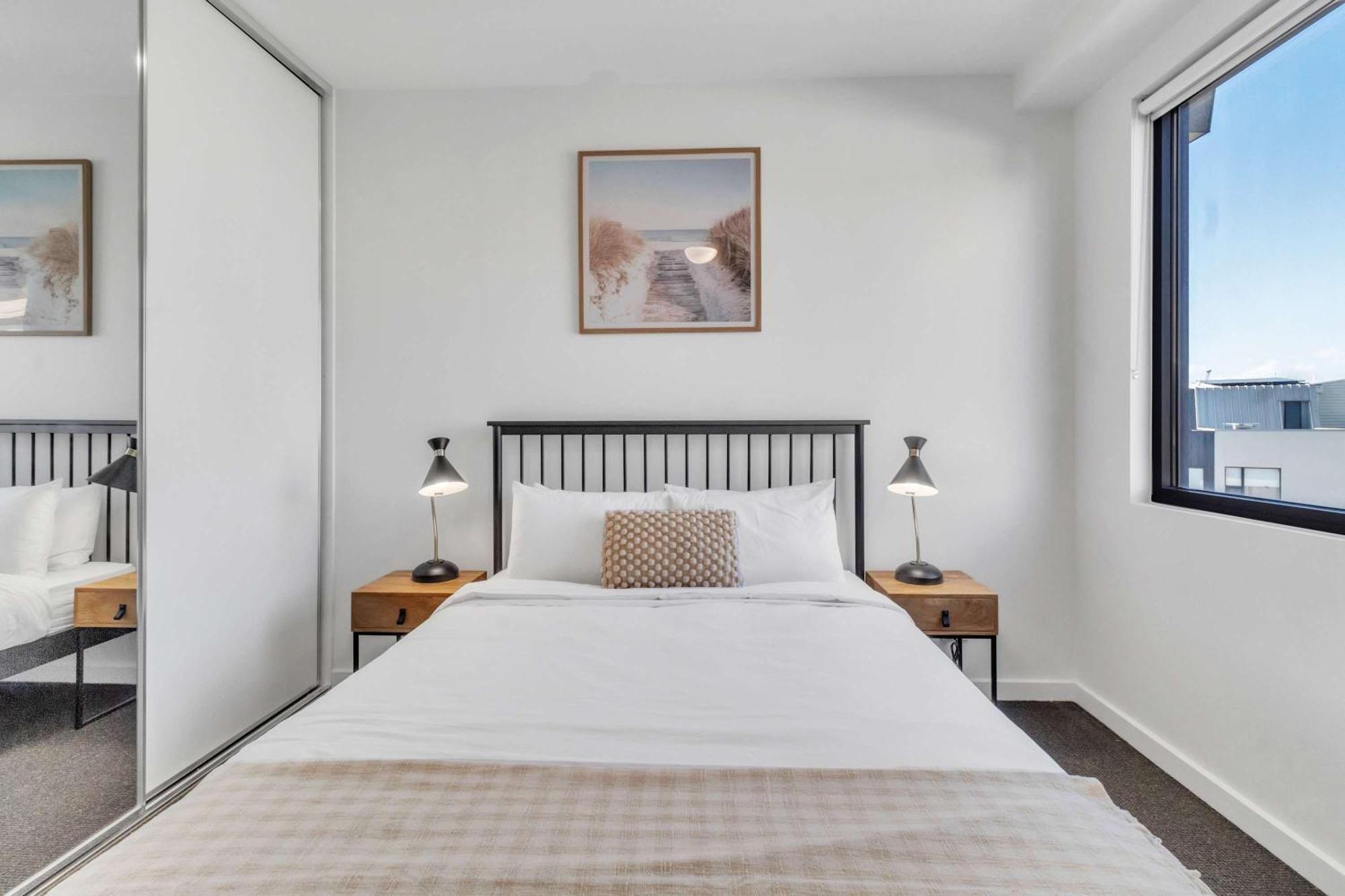 Portside Paradise - Steps Away From The Port