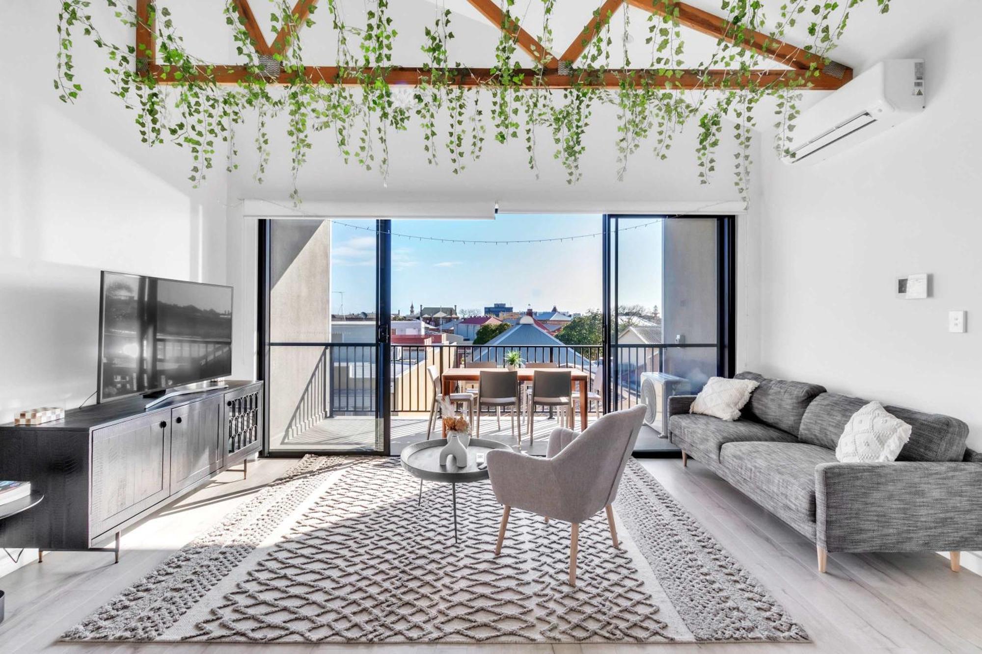 Portside Paradise - Steps Away From The Port Port Adelaide